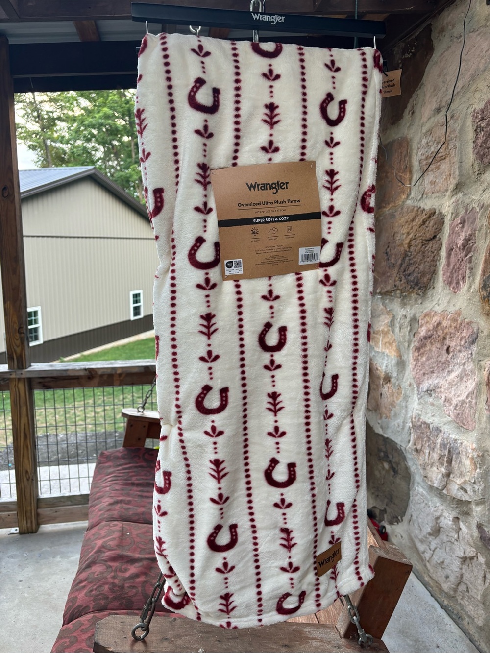 Nwt Wrangler Cream and Burgundy Oversized Plush Throw